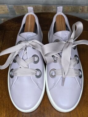 Ecco Lavender Ribbon-Lace Women’s Sneakers Immaculate! 8-8.5 EU 38